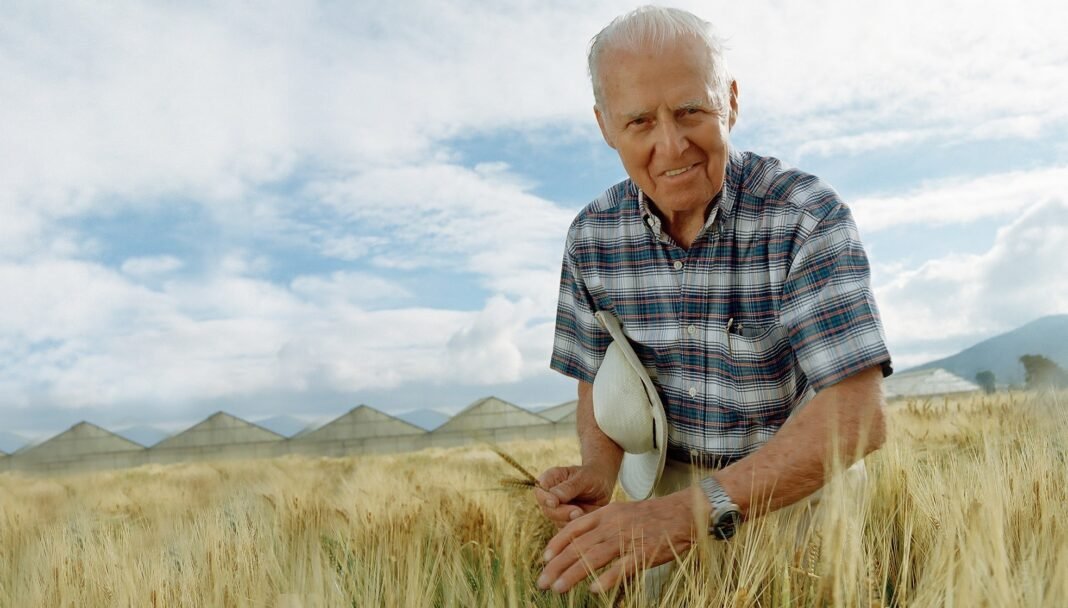 Norman Borlaug: ¿héroe o villano de la agricultura moderna?